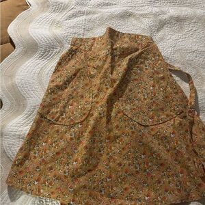 Floral Apron with Pockets